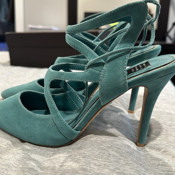 White House Black Market heels - Picture 2 of 3